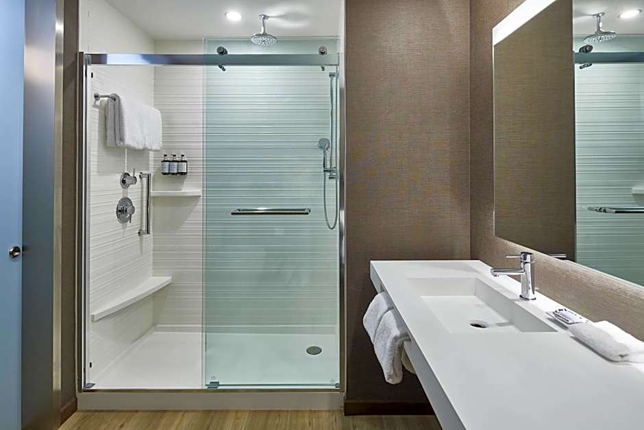 AC Hotel by Marriott Atlanta Airport Gateway