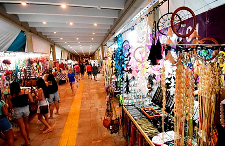 Kitnet Temporada Praia Grande SP - Completa com Wi-fi, garagem rotativa, 1 quadra da praia - no centro comercial Boqueirão