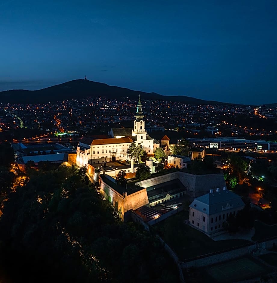 BOUTIQUE HOTEL11 with rooftop SPA