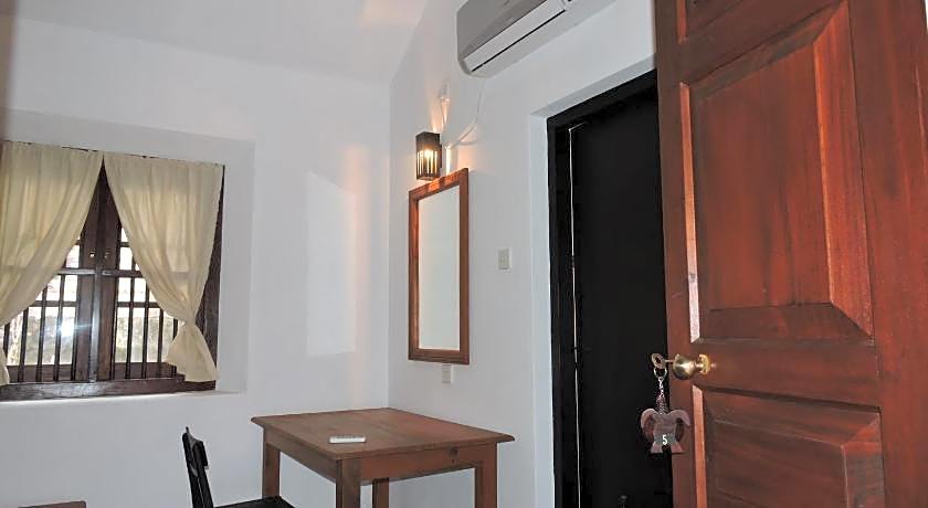 Curry Bowl Restaurant & Turtles Rest