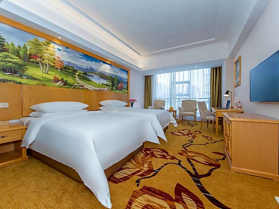 Vienna Hotel Shiyan Shanghai Road