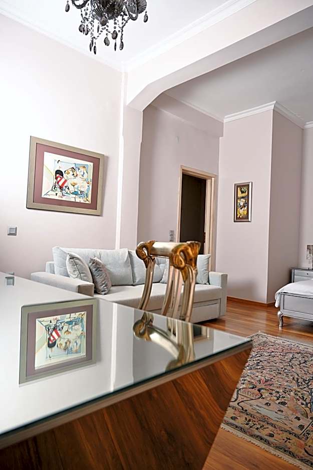 Le Bijou Luxury Rooms & Suites