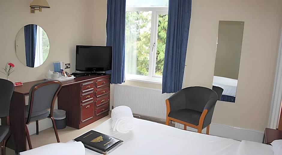 Uno Thames Hotel