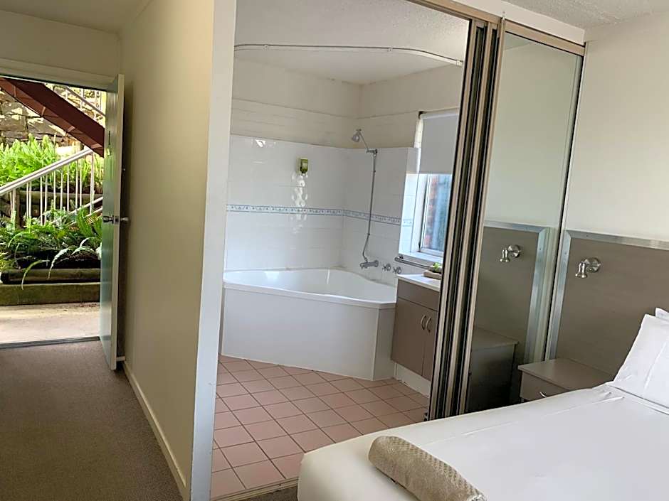 Adina Place Motel Apartments