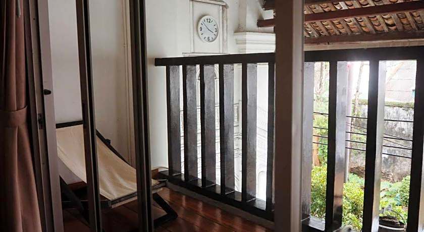 Chino Town Gallery Alley