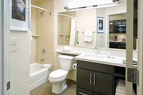 1 Queen Studio Suite