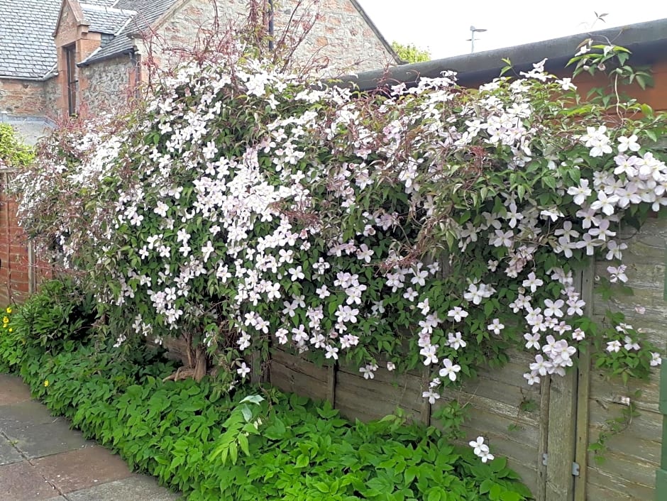OYO Cedar Villa Guest House – Inverness