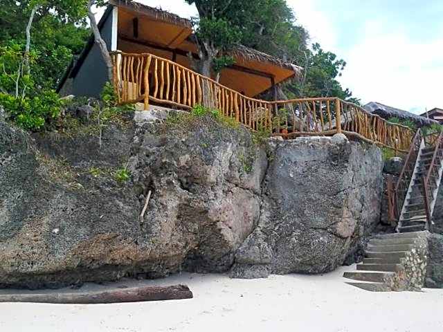 Nini's Beach Bungalows