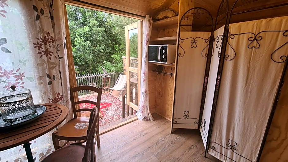 La roulotte au coeur du maquis