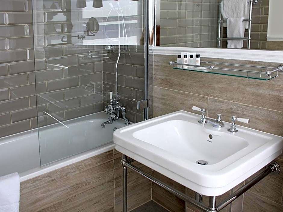 The Clerk & Well Pub and Rooms