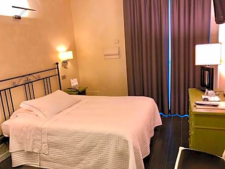 Double Room (1 Adult)