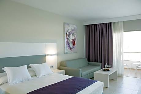 Standard Double Room, Balcony (1 King Bed)