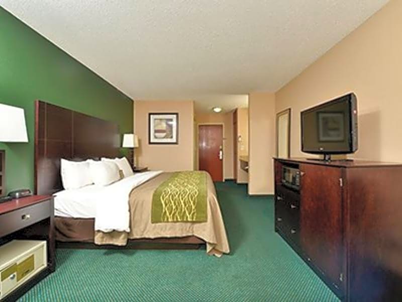 Quality Inn & Suites Arnold
