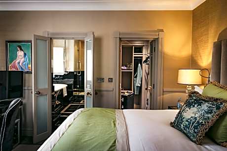 Executive Balcony Room