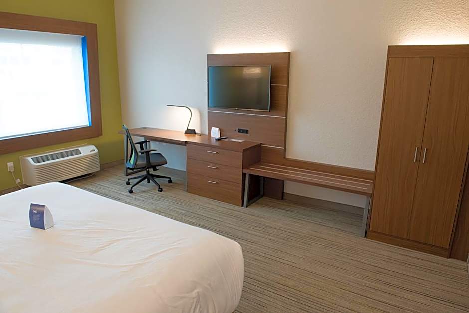 Holiday Inn Express and Suites Louisville N Jeffersonville By IHG
