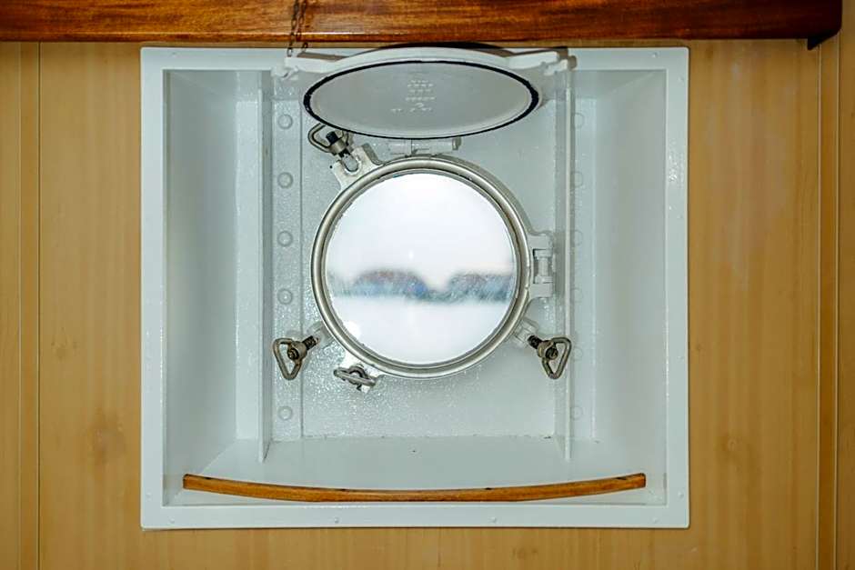 ARCONA - Übernachten auf dem Wasser - direkt am Bontekai