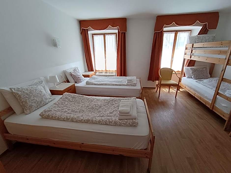 Hotel Des Alpes - Restaurant & Pizzeria