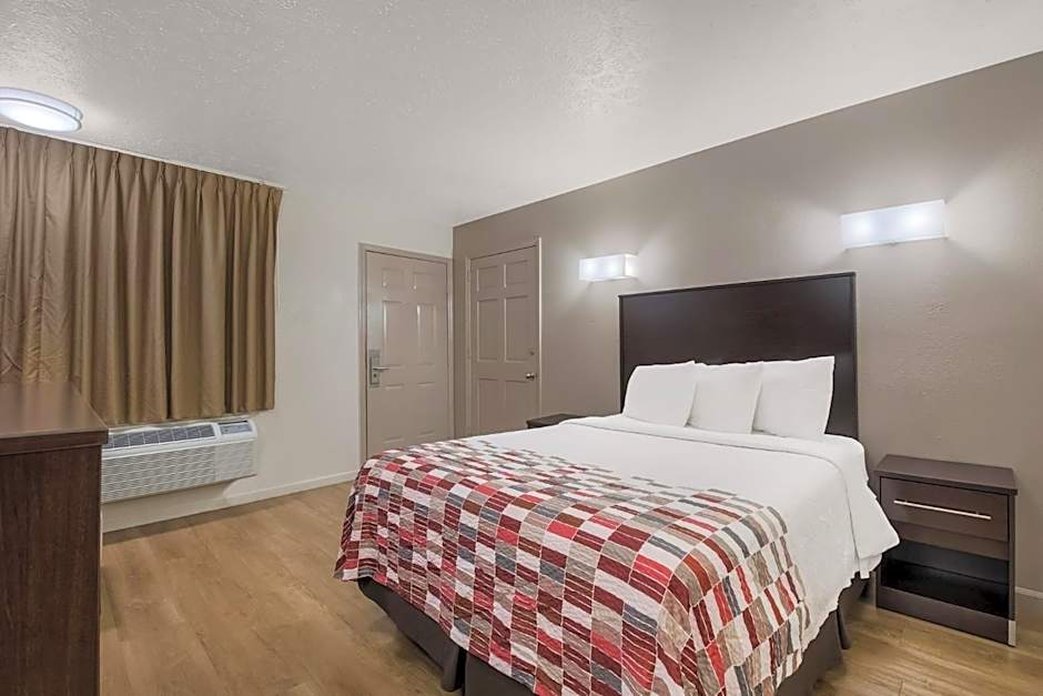 Red Roof Inn Crossville