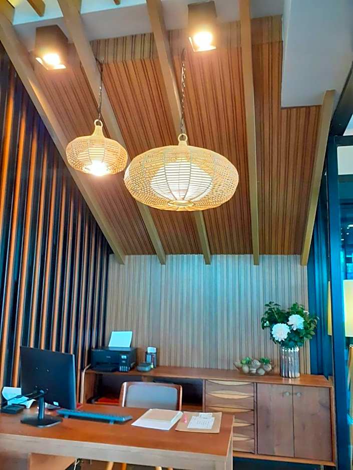 The Bedrooms Maeklong and Services Apartment