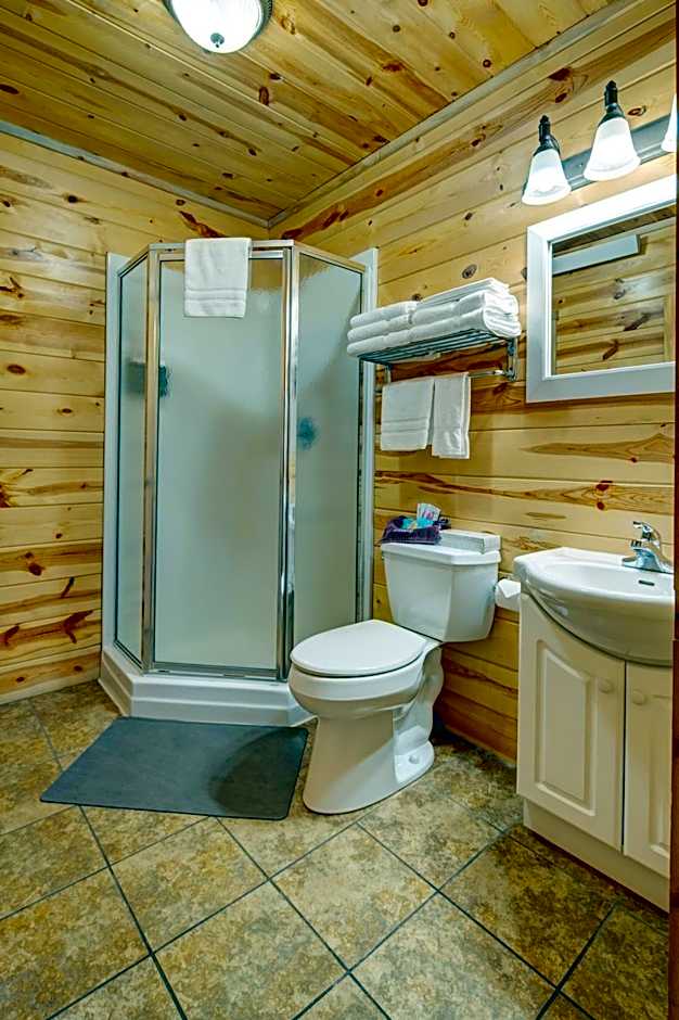 Rock Crest Lodge & Cabins