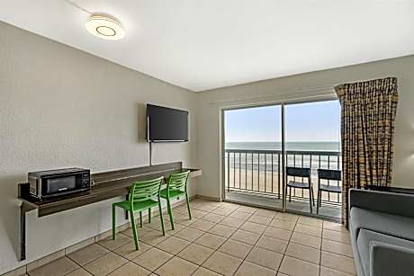 Suite-2 Double Beds  Non-Smoking Separate Bedroom Sofabed Private Balcony Ocean Front Full Kitchen