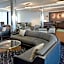 Courtyard by Marriott Long Beach Airport