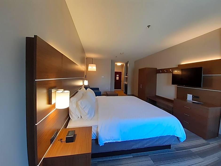 Holiday Inn Express Trincity By IHG