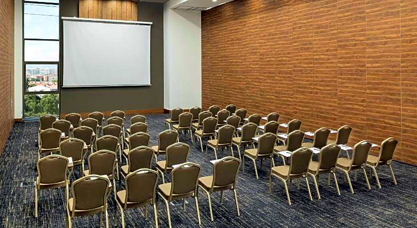 DoubleTree by Hilton Manisa