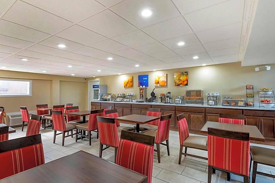 Comfort Inn & Suites Indianapolis Northwest - College Park