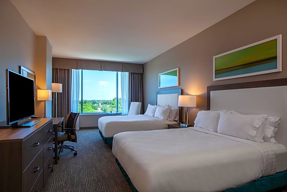 Holiday Inn Cleveland Clinic, an IHG Hotel
