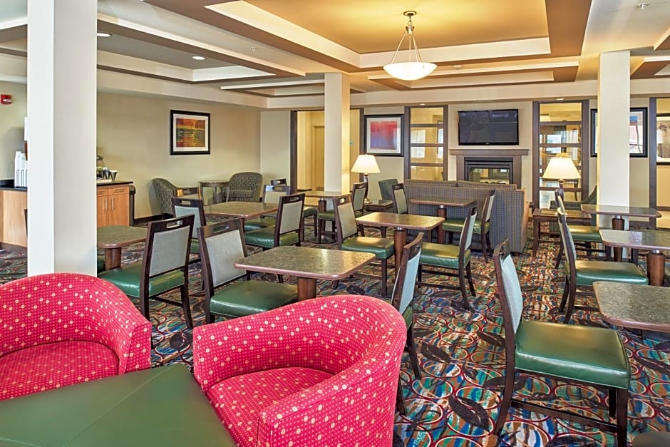Holiday Inn Express & Suites El Paso Airport By IHG
