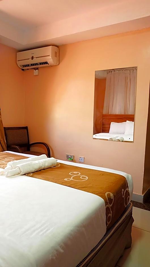 Savannah Paradise Hotel