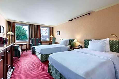 Family Connecting Room (3 Adults + 1 Child)