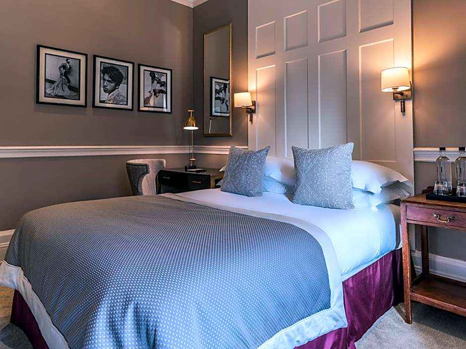 No.11 Cadogan Gardens