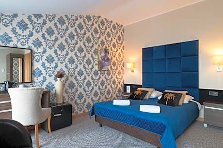Deluxe King or Queen Room