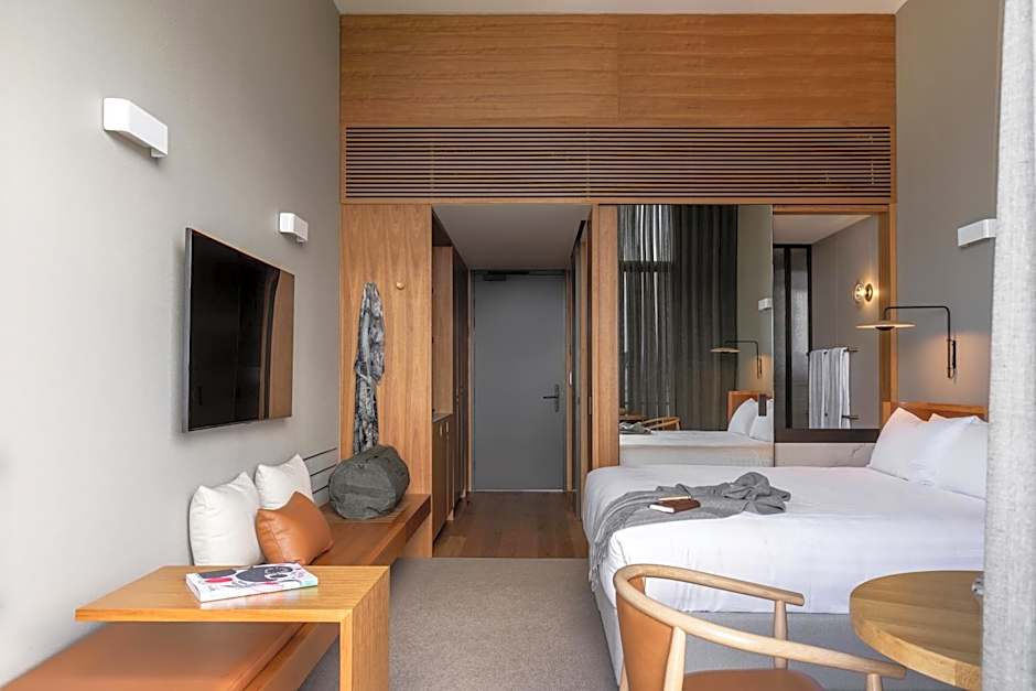 Wonil Hotel Perth, Handwritten Collection