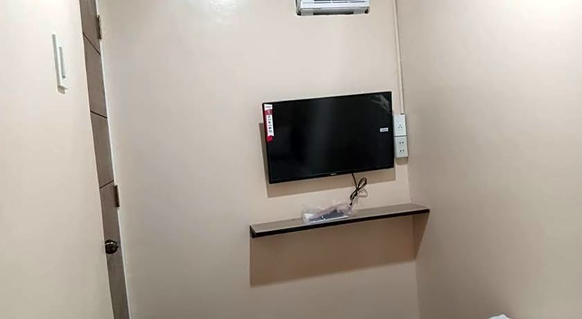 RedDoorz @ JJ & KAYE APARTMENT