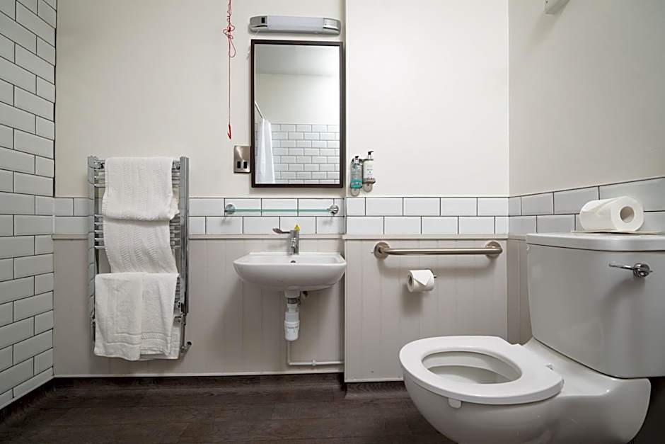 Rockingham Arms By Greene King Inns