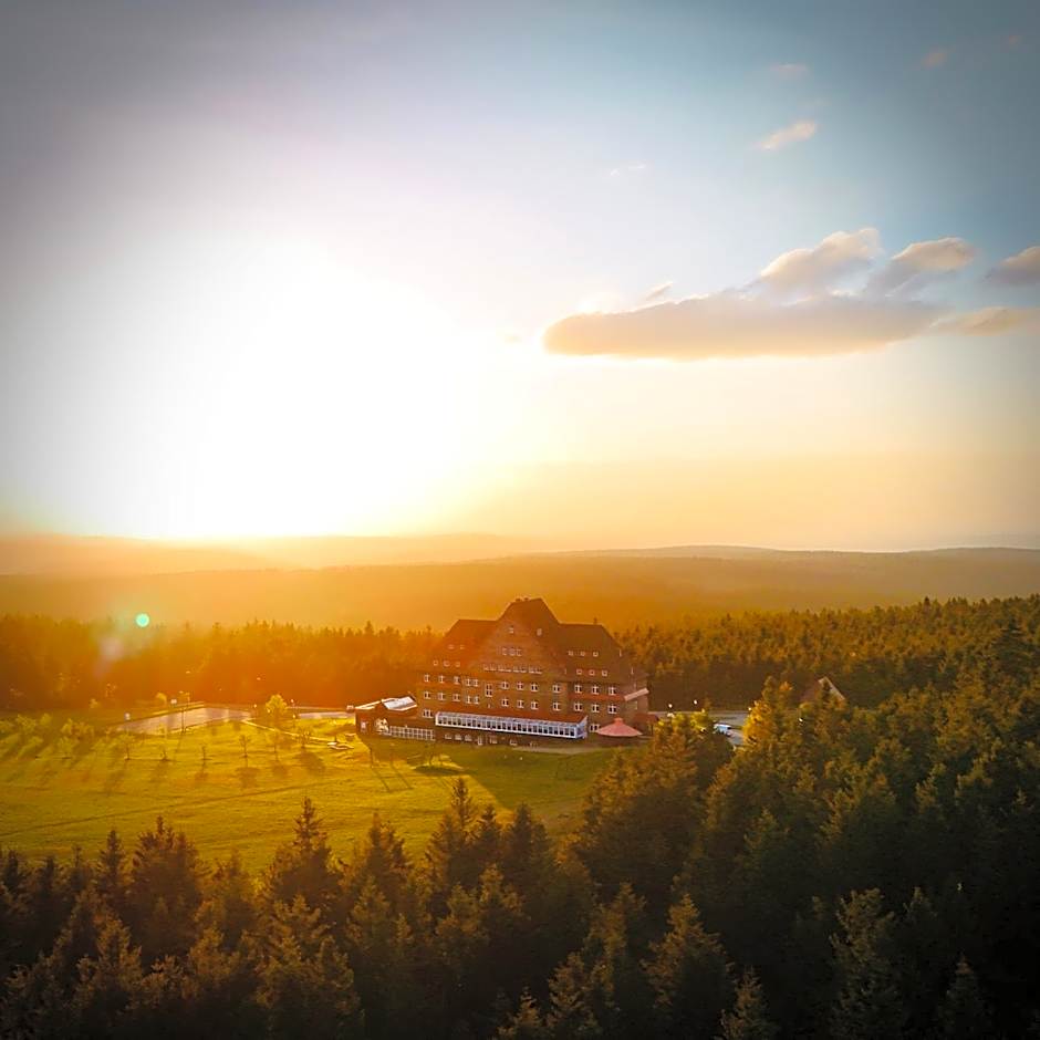 Naturhotel Sachsenbaude Oberwiesenthal - Indoor-Pool & Outdoor-Whirlpool