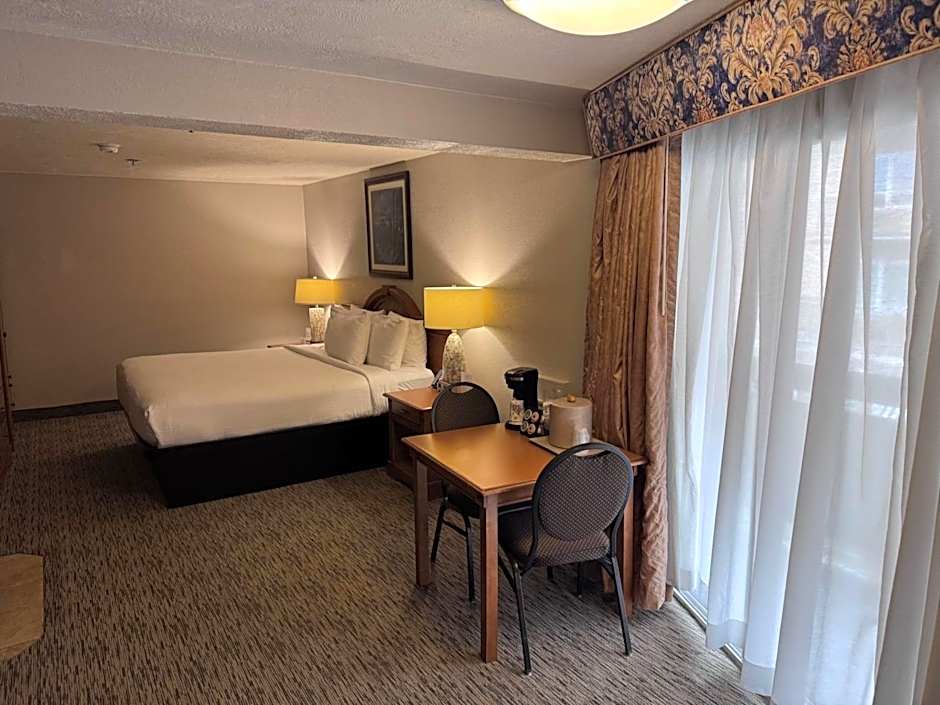 Promenade Inn & Suites Oceanfront