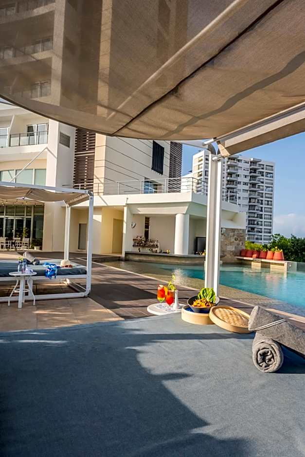 Krystal Urban Cancun-Malecon