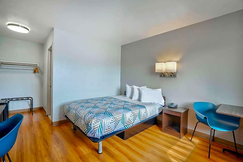 Motel 6-Lumberton, NC