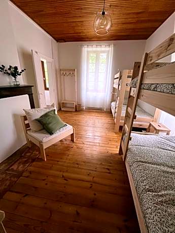 Quadruple Room with Shared Bathroom