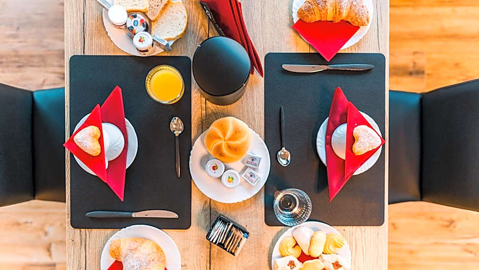 HOTEL DOLOMITI di De Martin D Oscar