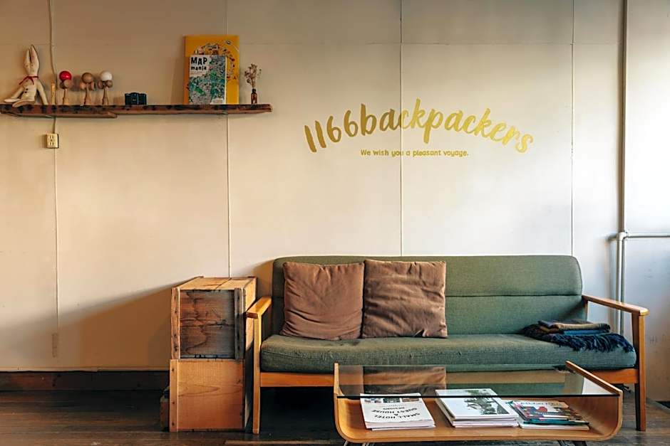 1166 Backpackers