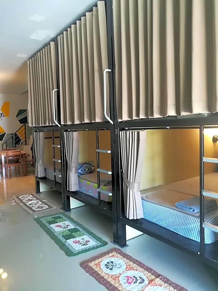 Mae Pon Hostel