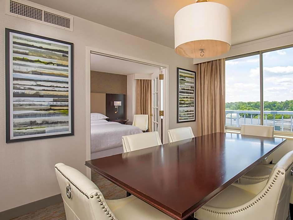 Sheraton Suites Chicago Elk Grove