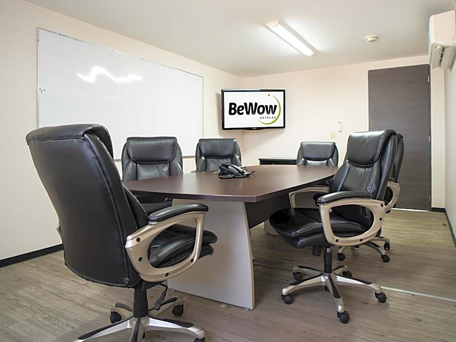 BeWow Hotel Querétaro