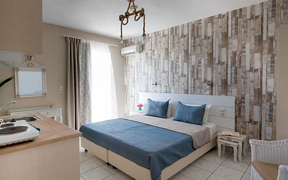 Silver Sun Studios & Apartments