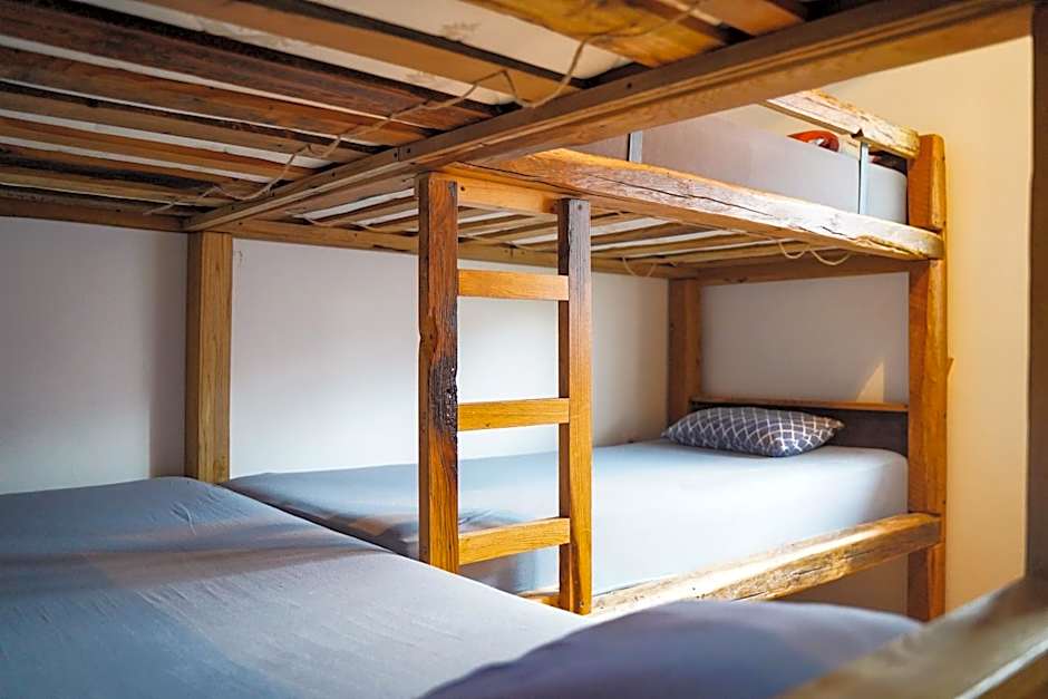 Planinarski dom ''Bijele stijene'' Mountain lodge